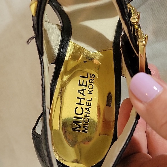 Black studded platform stilettos - Picture 2 of 8